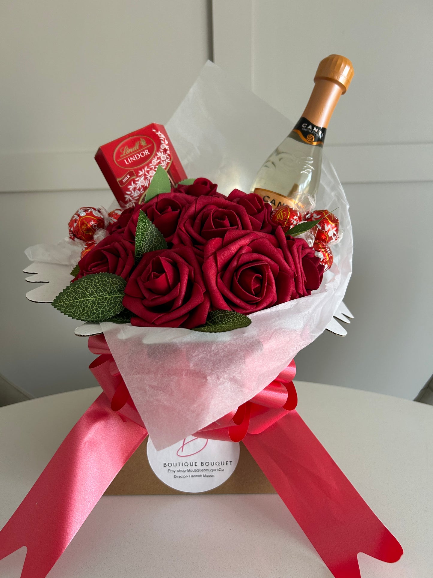Prosecco hamper with lindt lindor and roses