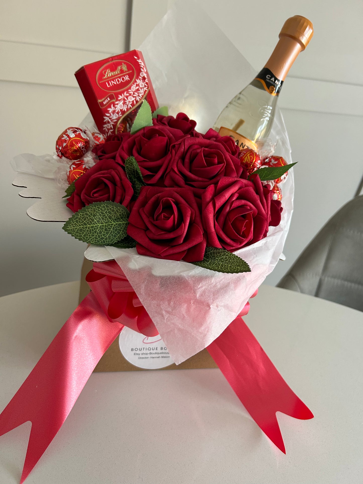Prosecco hamper with lindt lindor and roses