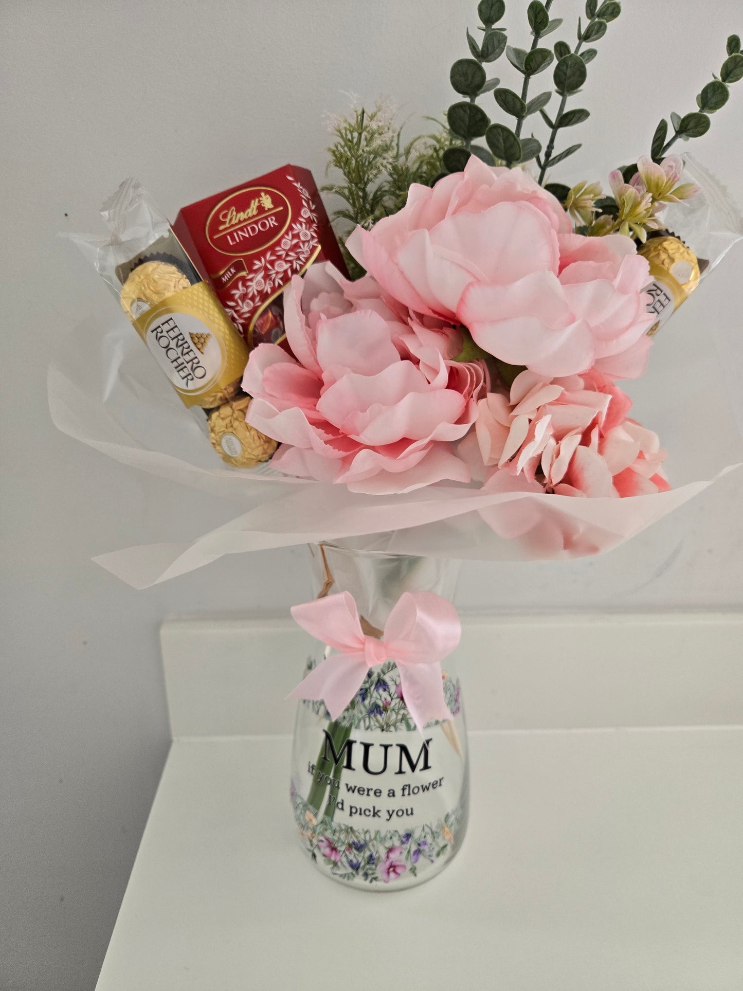 Mothers day vase and bouquet with chocolate options