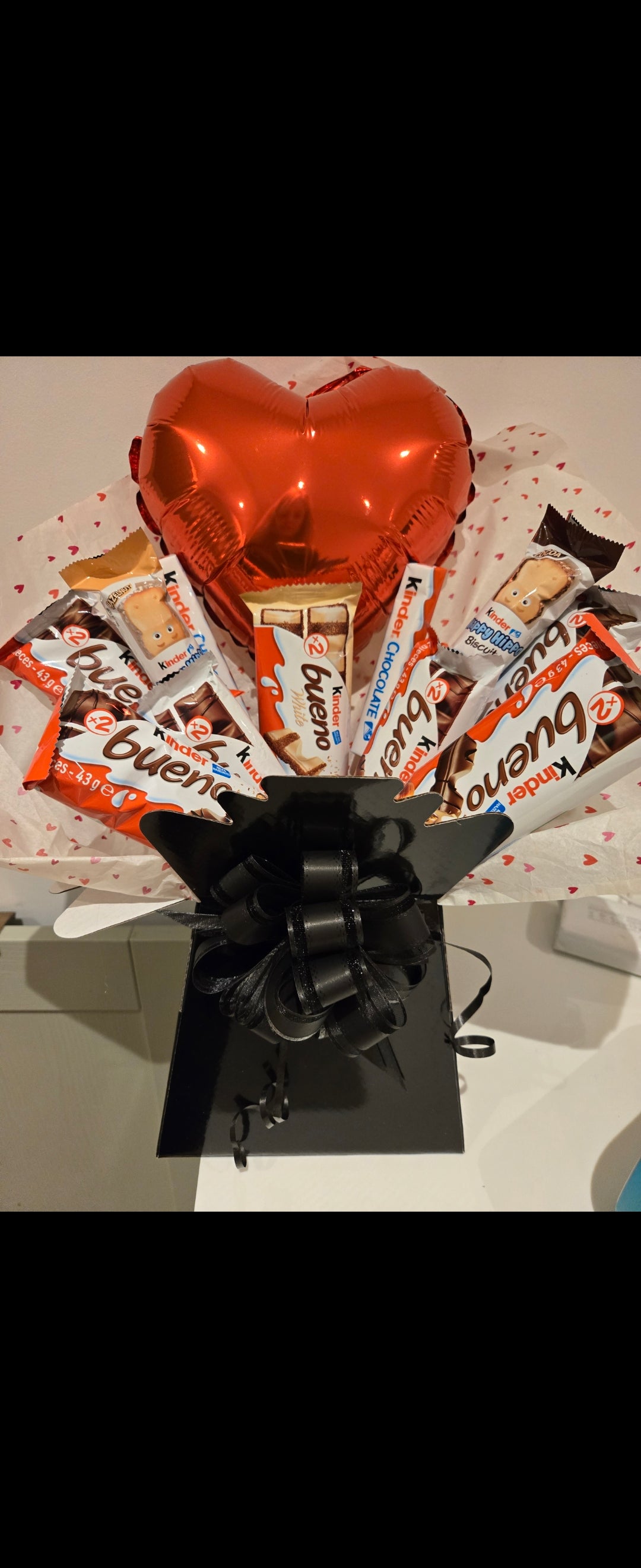 Kinder selection with Heart balloon