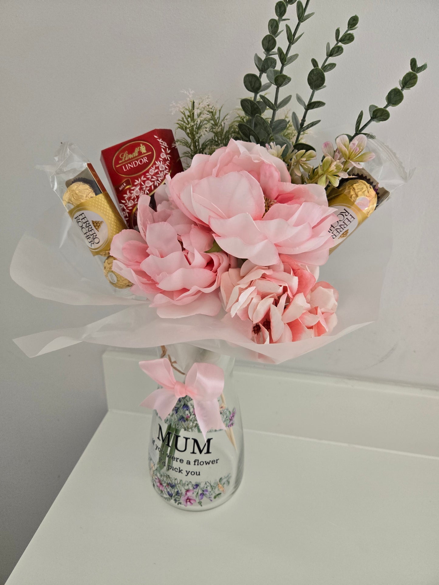 Mothers day vase and bouquet with chocolate options